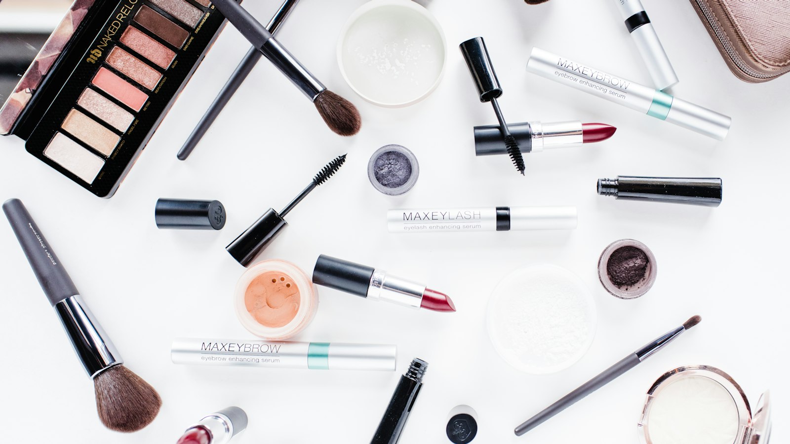 Discover the Best Makeup⁤ Products to Enhance Your ‍Natural Beauty